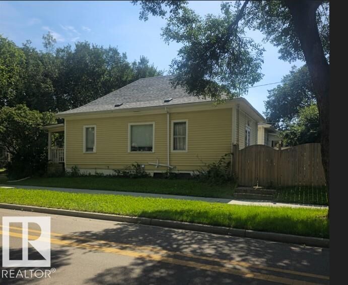 Property Photo: 11348 91 Street NW AB T5B 4A3