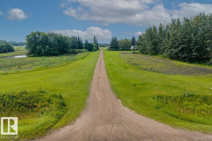 Property Photo: 22507 Twp Road 564 AB T0A 1N3