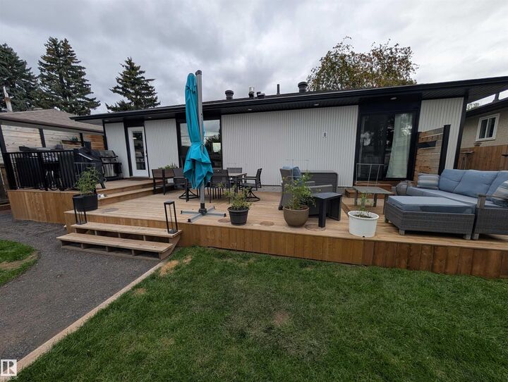 Property Photo: 6115 95 Avenue NW AB T6B 1A6