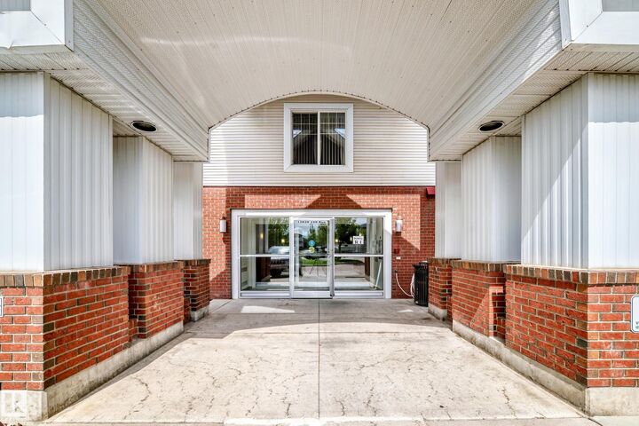Property Photo: 13830 150 Avenue NW 301 AB T6V 1X2
