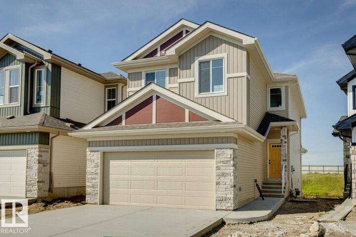 33 Axelwood Crescent — photo 1