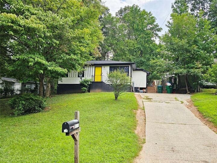 Property Photo:  2096 Venesa Circle Circle  GA 30168 