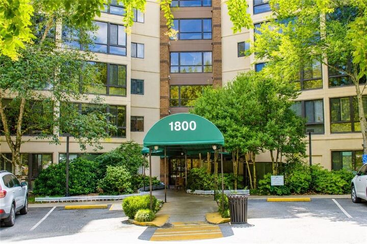 Property Photo:  1800 Clairmont Lake A625  GA 30033 