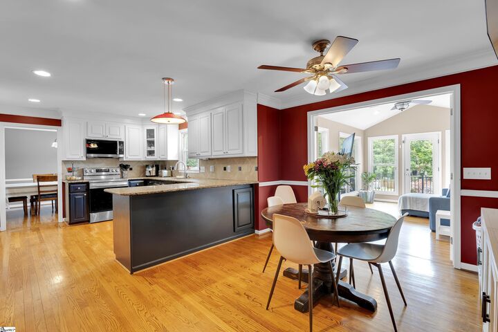 Property Photo: 427 Longstreet Drive SC 29650