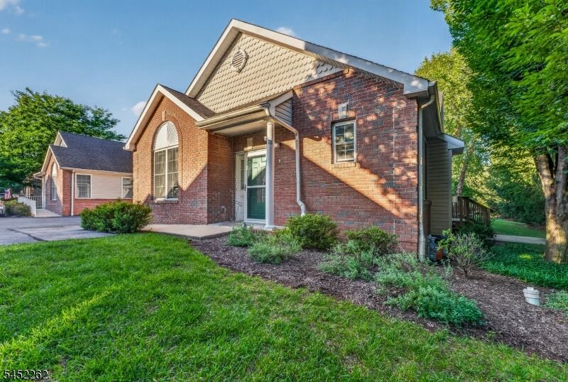 Property Photo:  5 Indian Plantation St  NJ 08822 