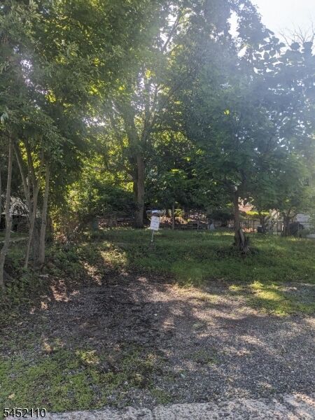 Property Photo:  5 Lakeview Pl 2  NJ 07044 