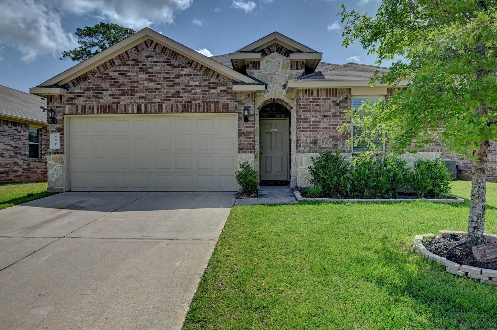 Property Photo: 7022 N Sound Lane TX 77304