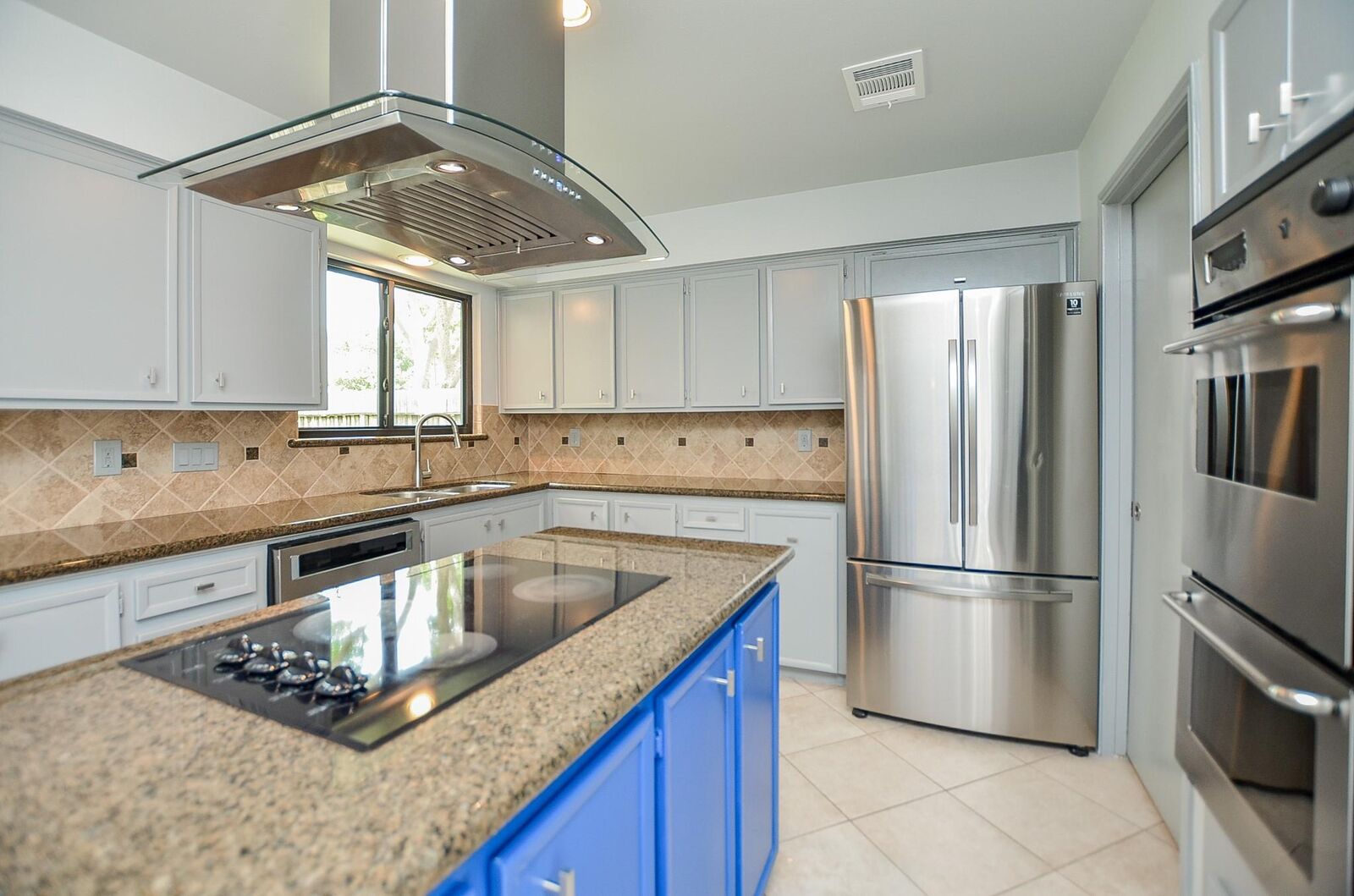 Property Photo:  1702 Cherry Bend Drive  TX 77077 