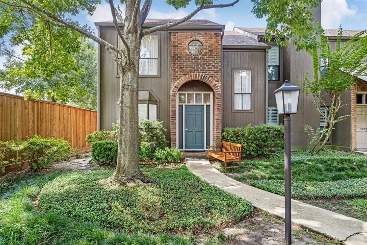 Property Photo:  701 Bering Drive 1501  TX 77057 
