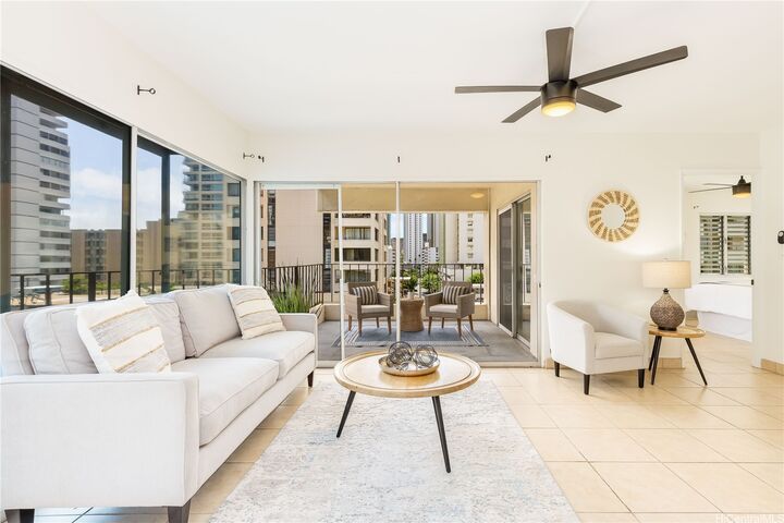 Property Photo:  222 Kaiulani Avenue Ph3  HI 96815 