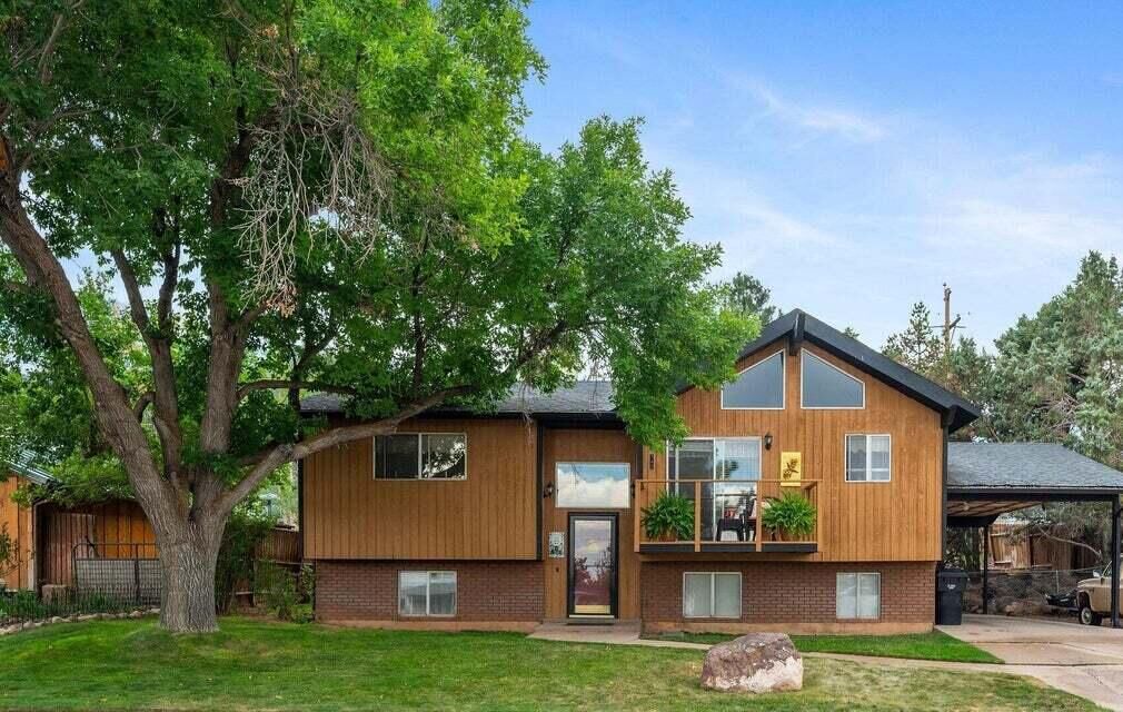 Property Photo: 745 W Mountain View Dr UT 84720