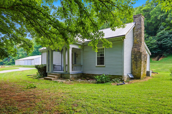Property Photo:  1920 Glensboro Road  KY 40342 