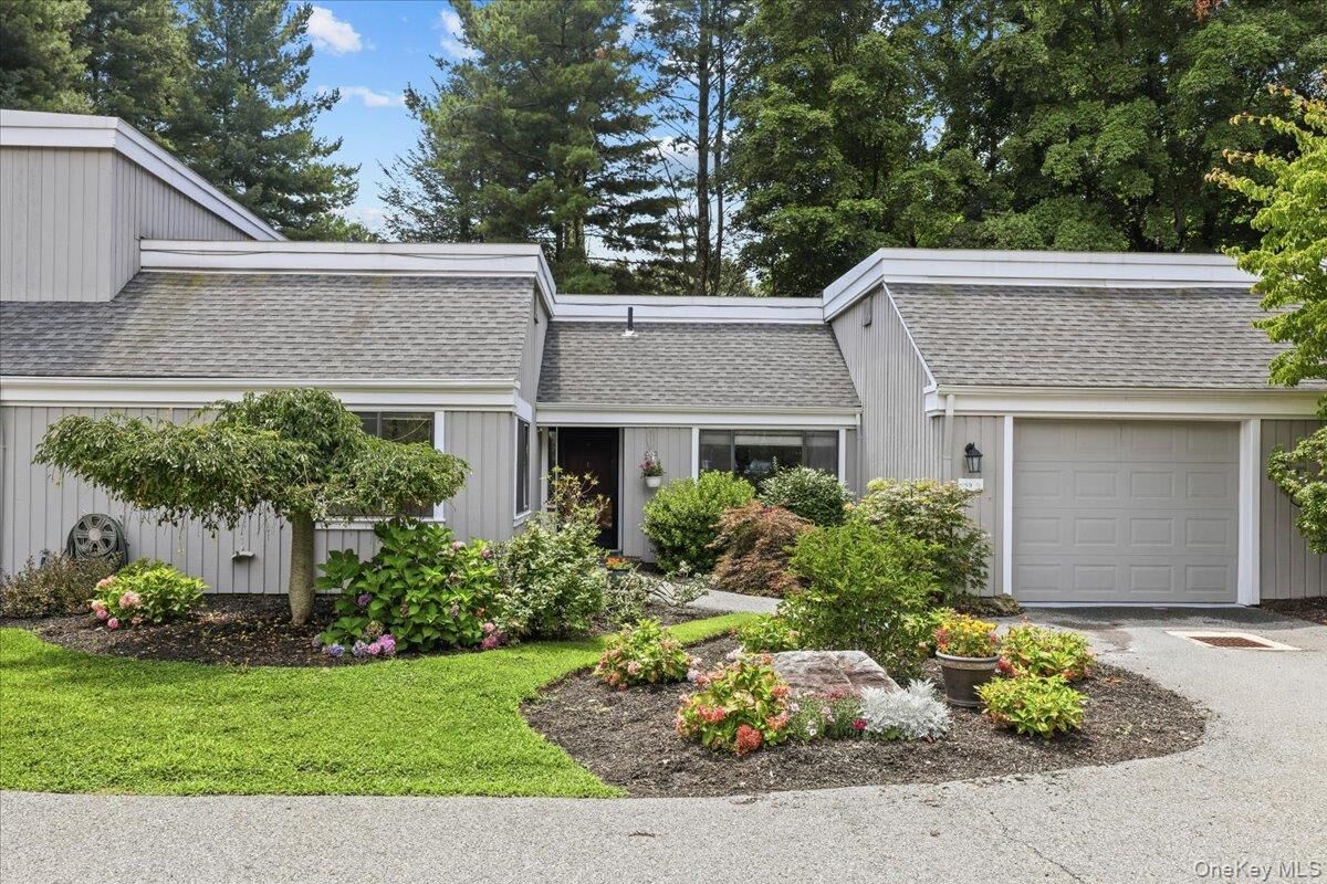 Property Photo:  159 Heritage Hills B  NY 10589 
