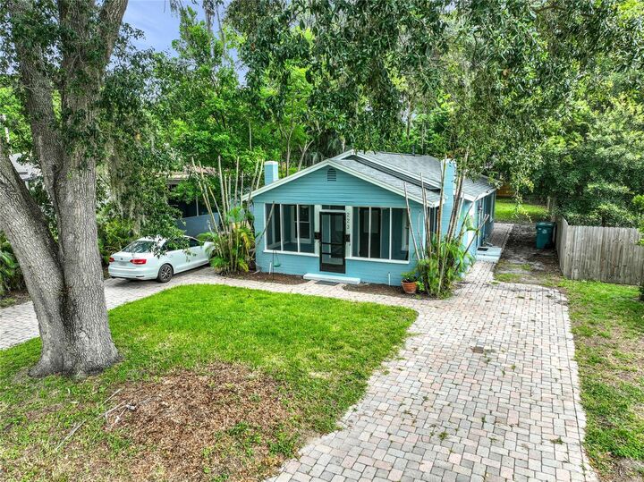 Property Photo: 223 E Esther Street FL 32806