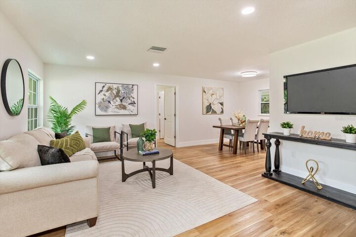 Property Photo: 958 Orange Avenue FL 32765