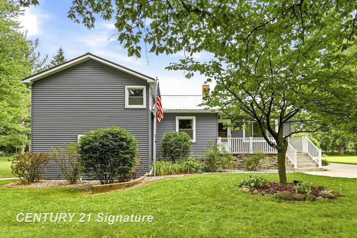 Property Photo:  3063 E Gordonville Road  MI 48640 