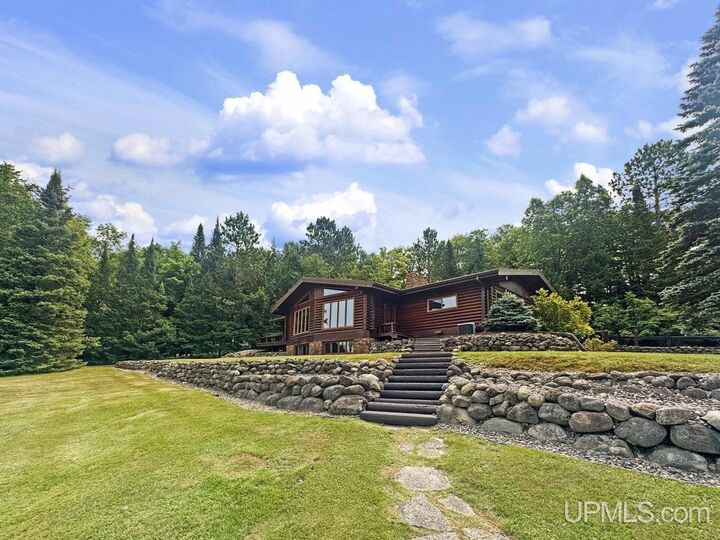 Property Photo:  189 E Park Drive  MI 49935 