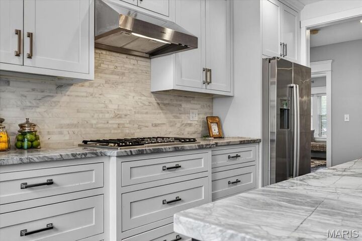Property Photo: 7625 Wydown Boulevard 1S MO 63105