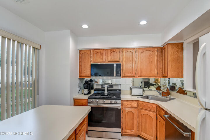 Property Photo:  431 Hampton Court  NJ 07726 
