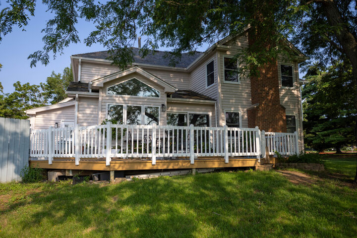Property Photo: 1422 Eagle Ridge Drive IL 60002