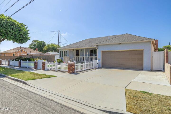 Property Photo:  4518 E Stearns Street  CA 90815 