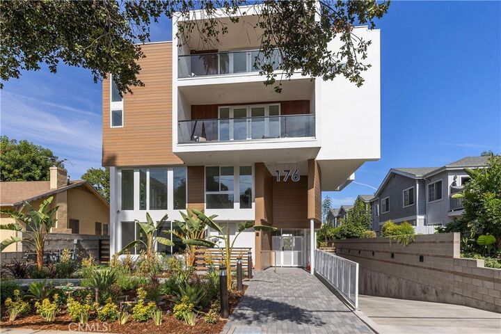 Property Photo: 176 N Catalina Avenue 401 CA 91106