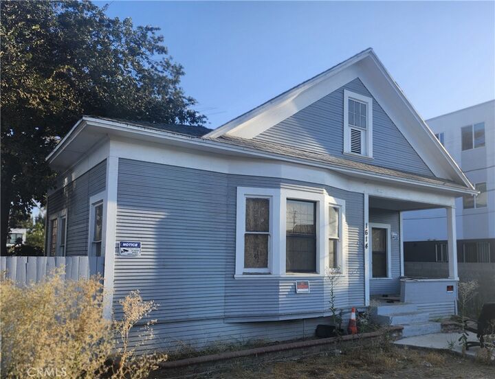 Property Photo:  1614 W 35th  CA 90018 