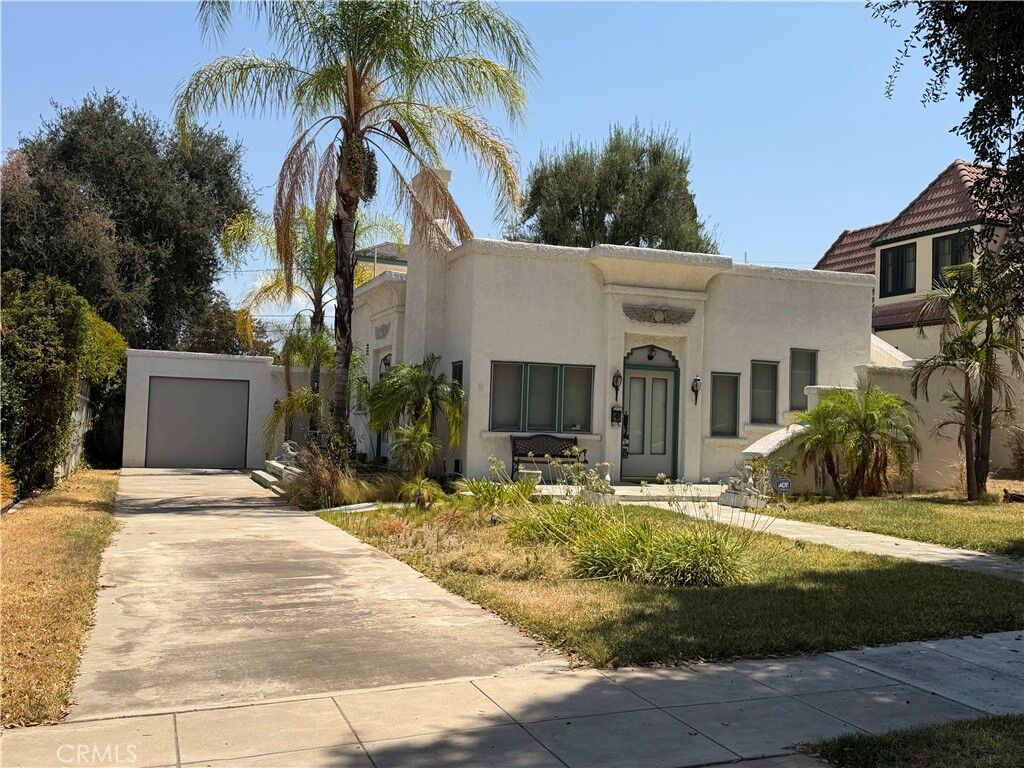 Property Photo: 637 S Buena Vista CA 92373