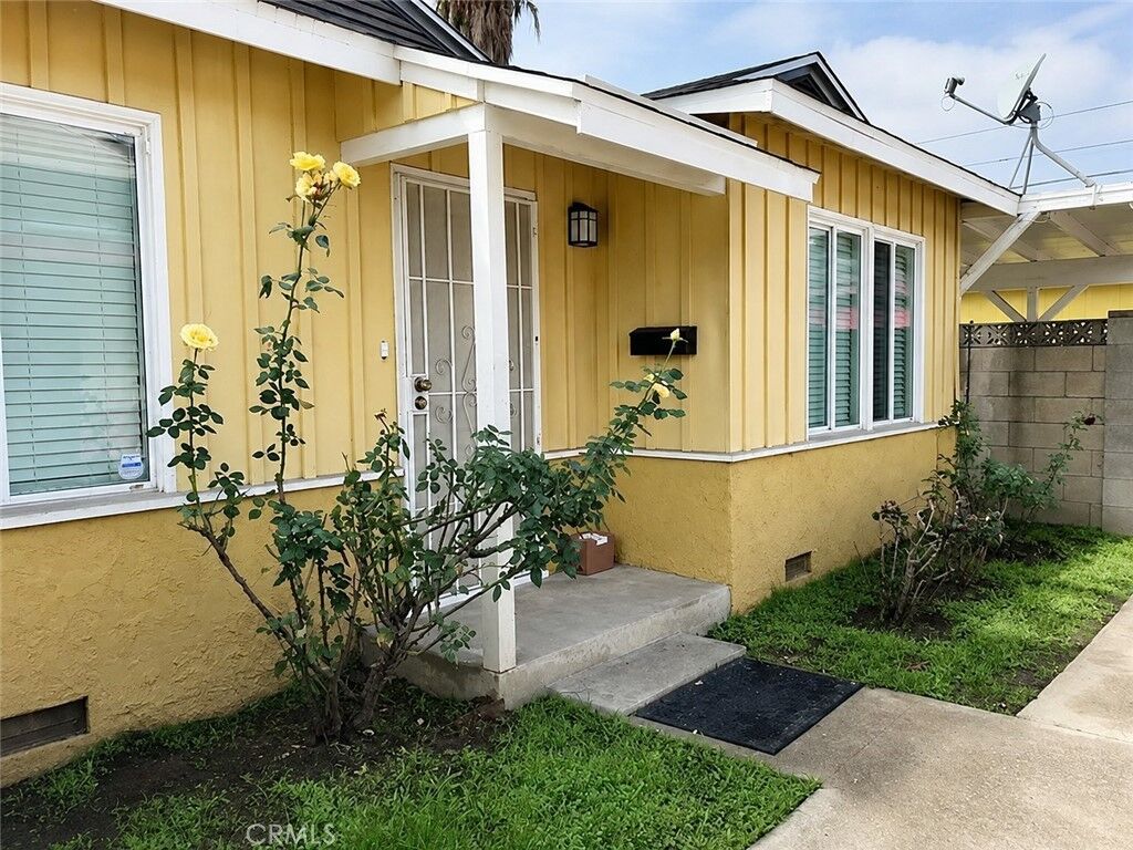 Property Photo:  5743 5745 Kester Avenue  CA 91411 