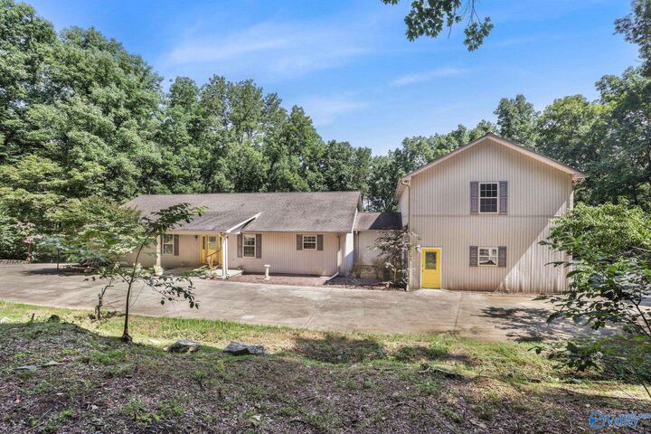 Property Photo:  475 South Green Mountain Road  AL 35763 