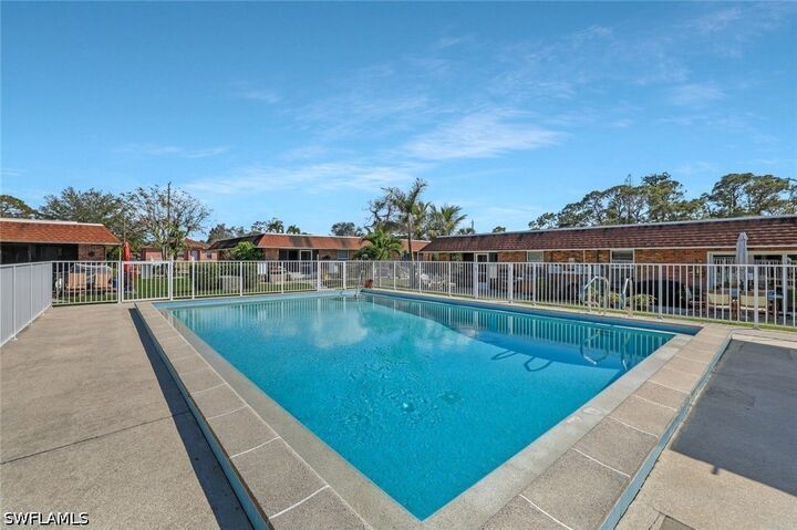 Property Photo: 2710 Arbutus Street B1 FL 34112