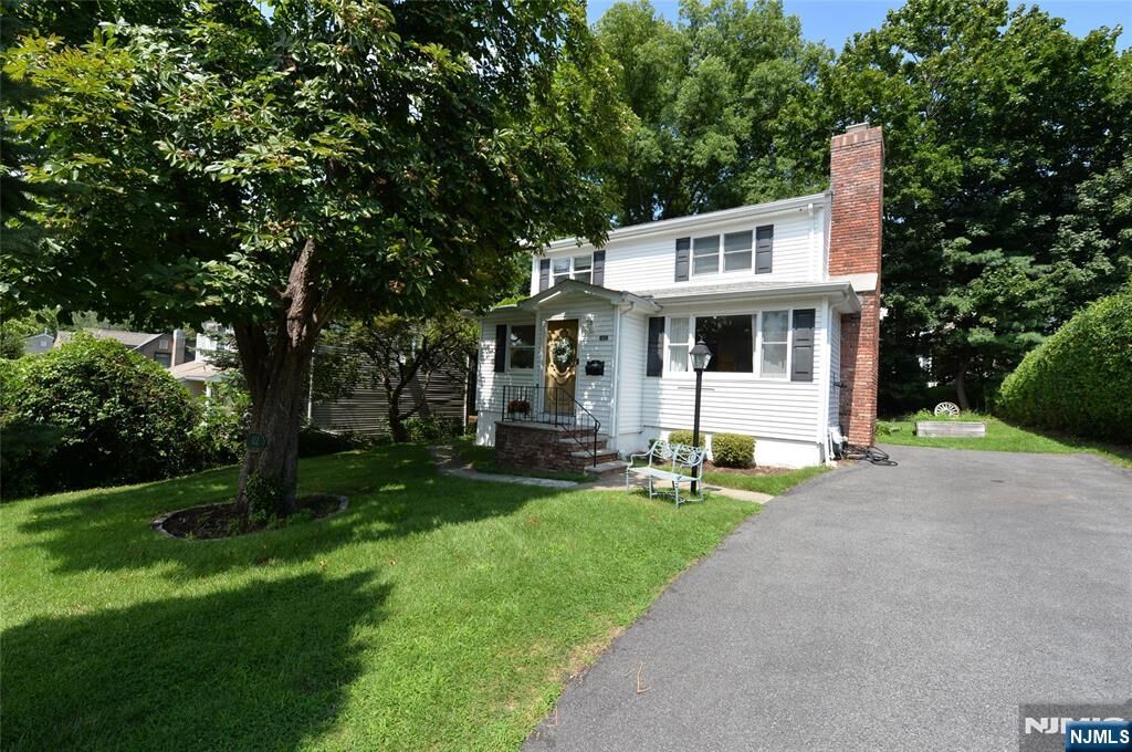 Property Photo:  122 Strysko Avenue  NJ 07430 