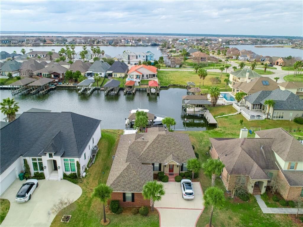 Property Photo: 1512 Regatta Cove LA 70458