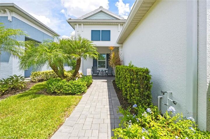 Property Photo: 2278 Marquesa Cir FL 34112