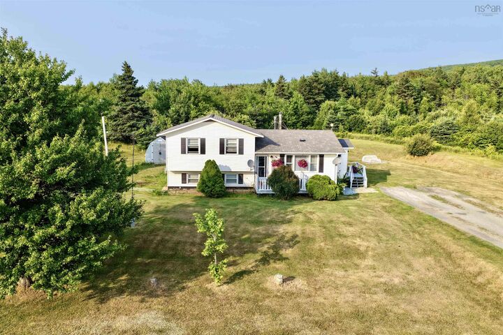 Property Photo: 121 Pipers Lane NS B0E 1N0