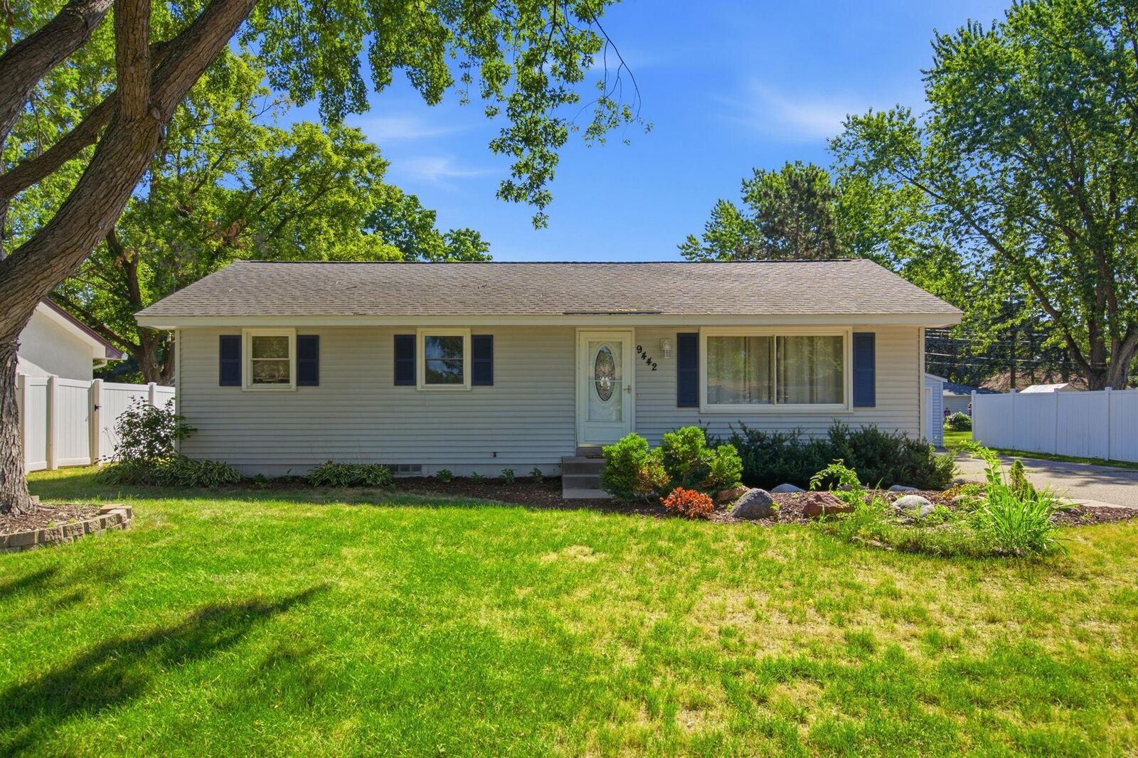 Property Photo:  9442 Saratoga Lane N  MN 55369 