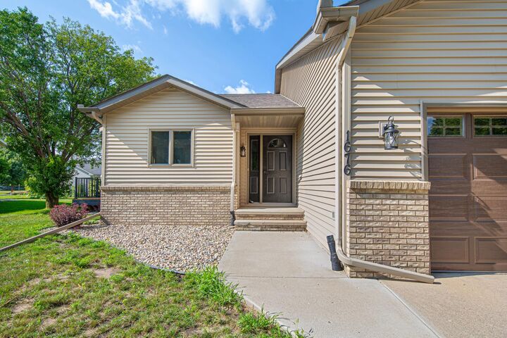 Property Photo: 1676 Castle Drive MN 56003