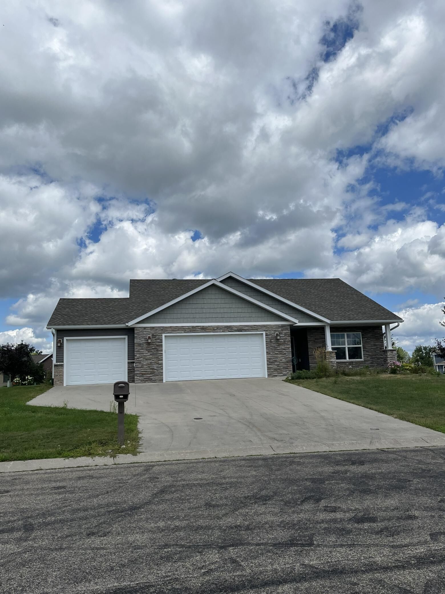 Property Photo: 1966 Middle Creek MN 56501