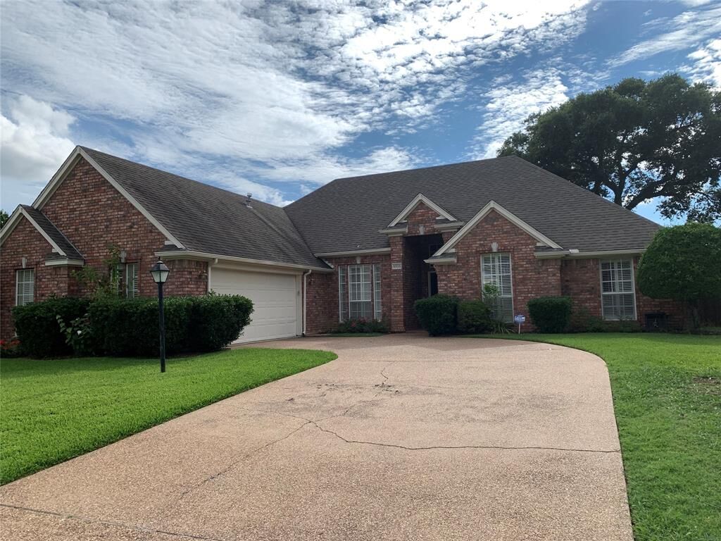 Property Photo:  4914 Shadowood Road  TX 76034 