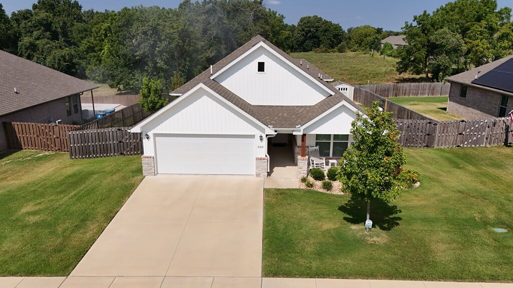 Property Photo:  303 Trimble Lane  AR 72751 