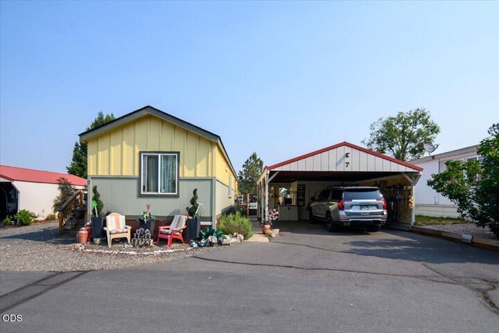 Property Photo:  6100 S Highway 97  OR 97756 