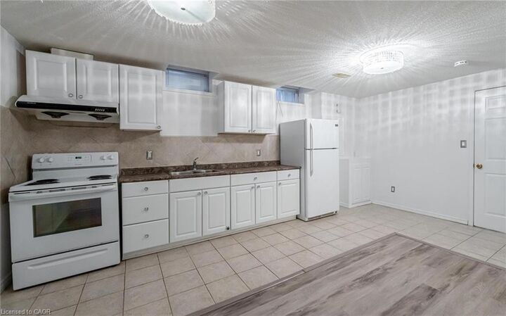 Property Photo:  30 Richview Drive 2  ON L9B 2V6 