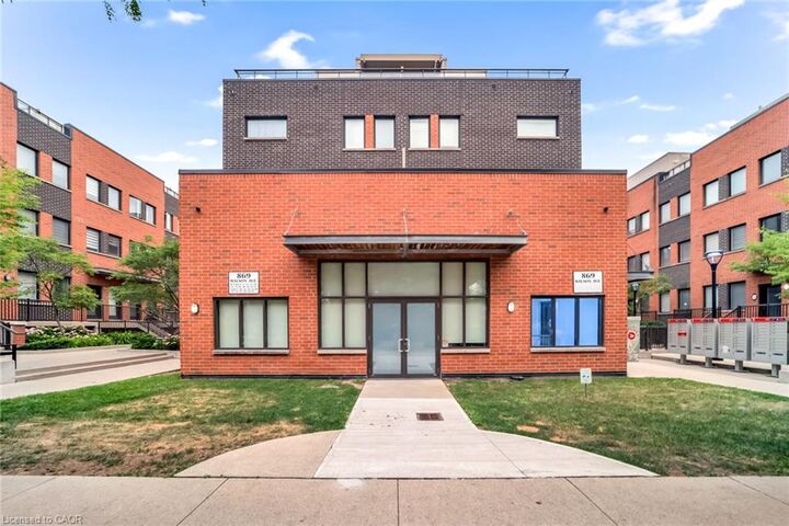 Property Photo:  869 Wilson Avenue 29  ON M3K 0A4 
