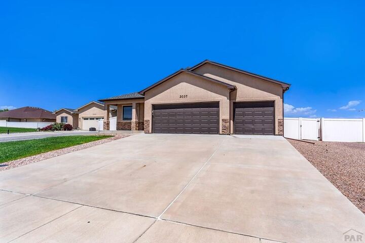 Property Photo: 2037 Kingbird Ct CO 81008