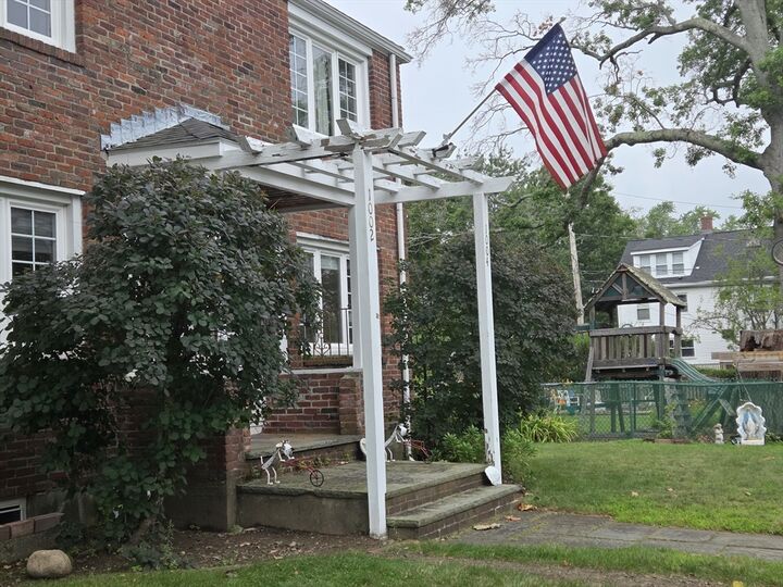 Property Photo:  1004 Belmont St 1  MA 02472 