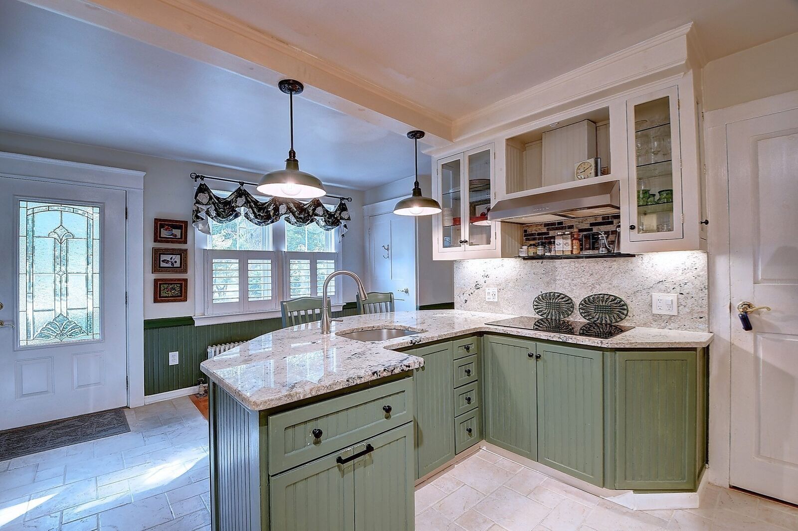 Property Photo: 647 Main St B MA 01537