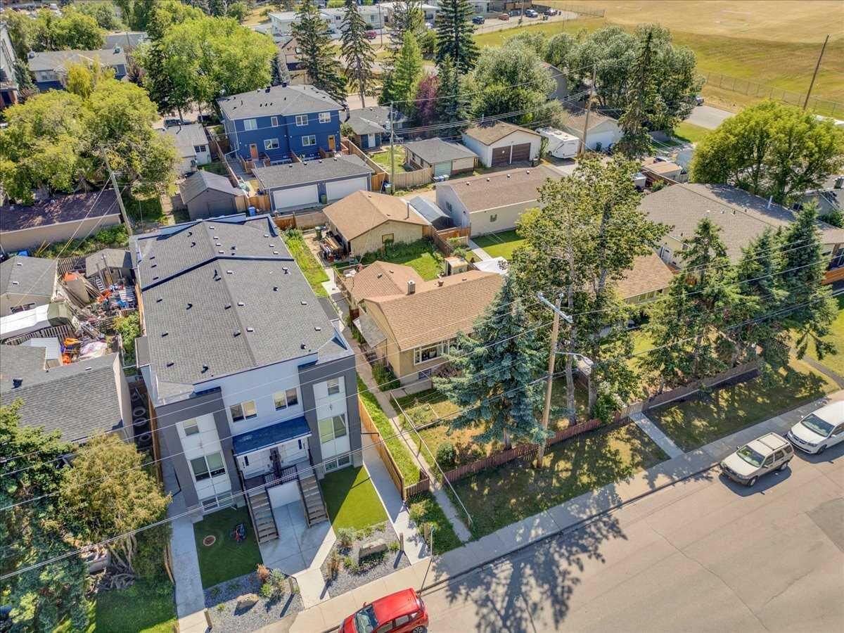 Property Photo: 6127 33 Avenue NW AB T3B 1K6