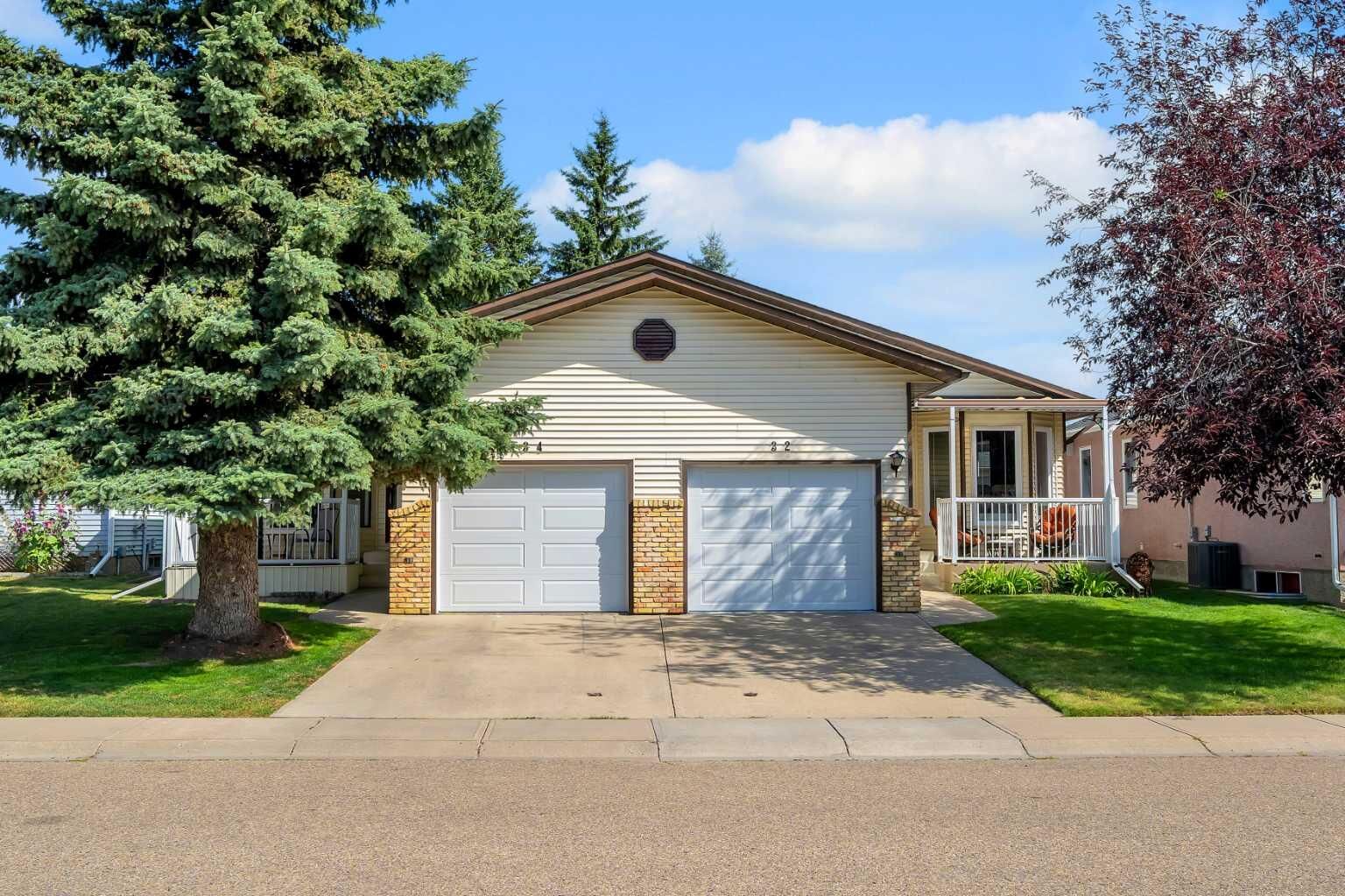 Property Photo: 34 Woodside Close NW AB T4B 2C8