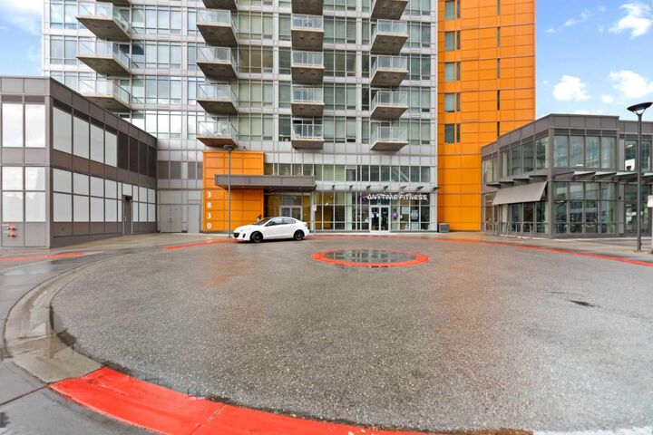 Property Photo: 3830 Brentwood Road NW 211 AB T2L 2J9