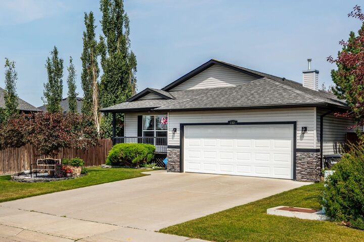 Property Photo: 112 Hillview Drive AB T1P 1Z6